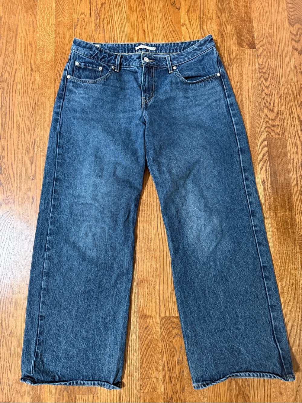 Levi’s Low Loose jeans. Sz 31